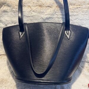 Louis Vuitton Epi St Jacques GM